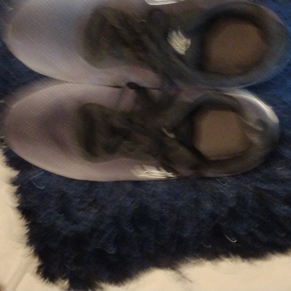 Shoes - Picture 2 of 4